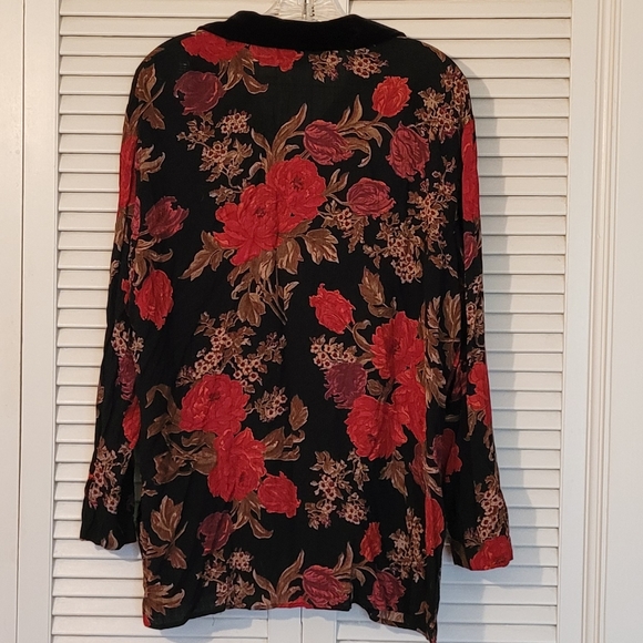 Velvet accented blouse - Picture 9 of 13